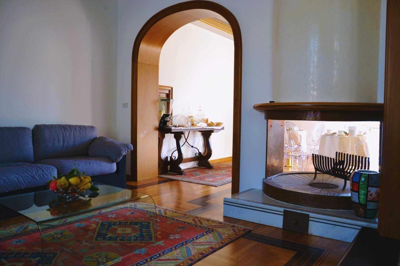 Beb Cornelia Bed and Breakfast Atri Buitenkant foto